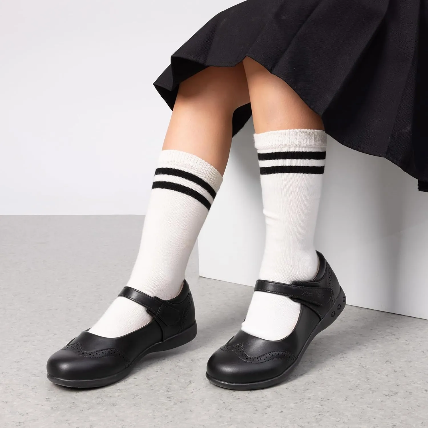 DREAM PAIRS Girls School Uniform Shoes Mary Jane Black Flats