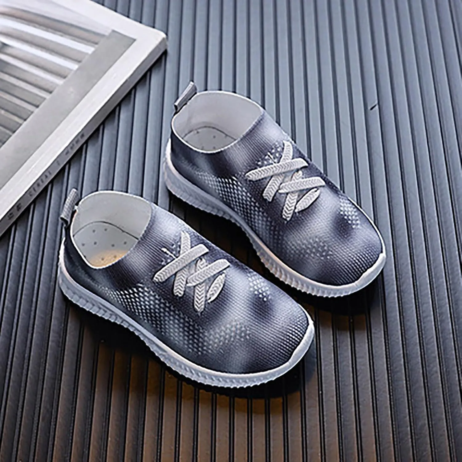 Lightweight Breathable Walking Shoes Girls Shoes Comfortable Soft Sole Casual Sports Fashionable Outdoor Sports