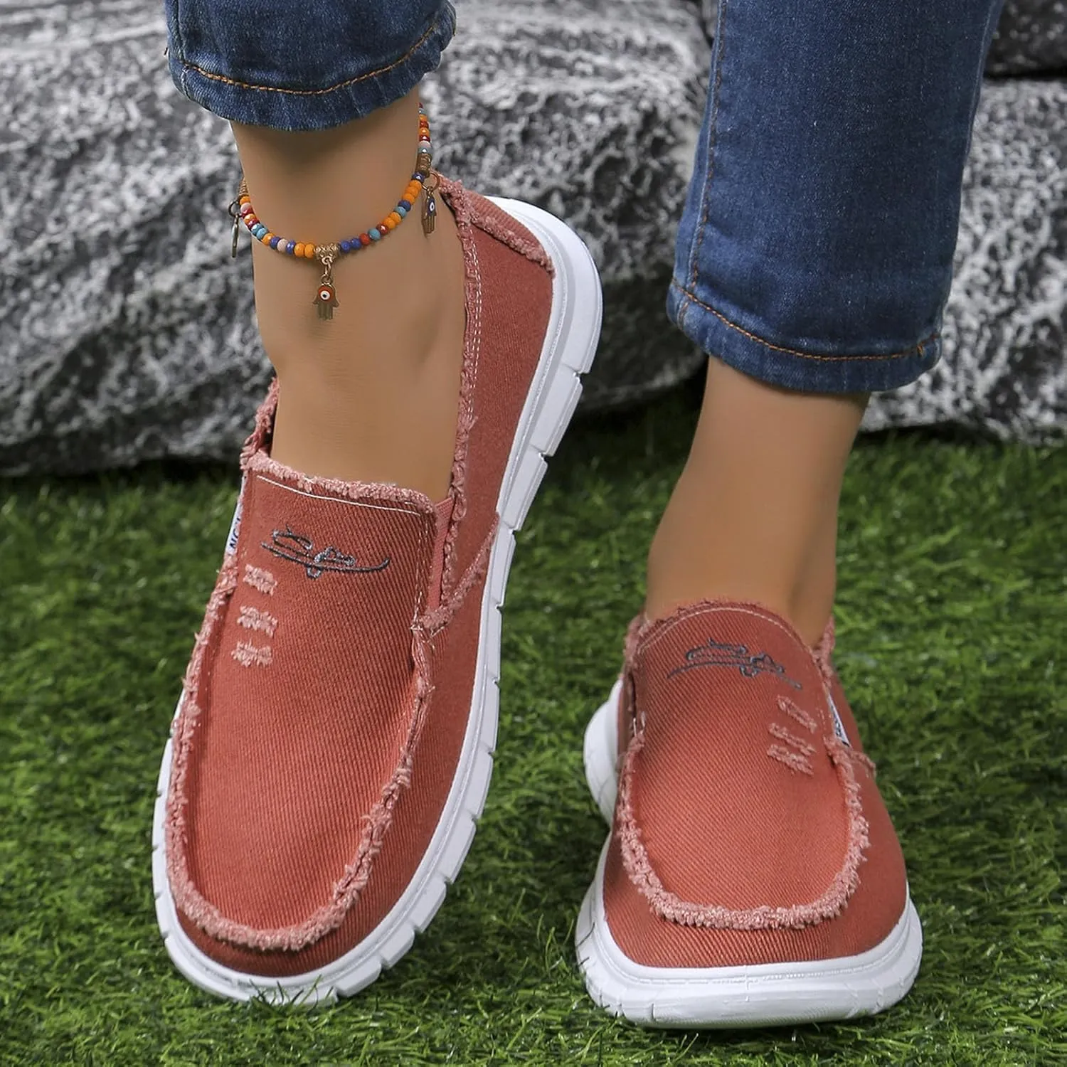 Women's Slip On Casual Shoes Lightweight Comfortable Sneakers for Outdoor Walking Summer Beach Vacation Everyday